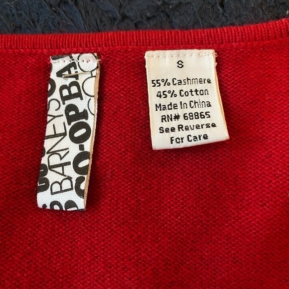 Barney’s New York CO-OP Red Cashmere Blens Cardigan Sweater Size Small - Picture 4 of 4